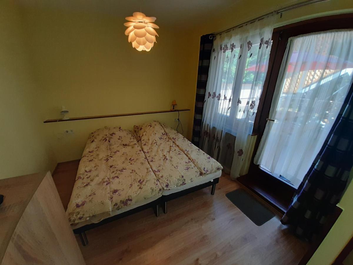 Gyopar Gyoengye Apartmanhaz Orosháza Eksteriør bilde