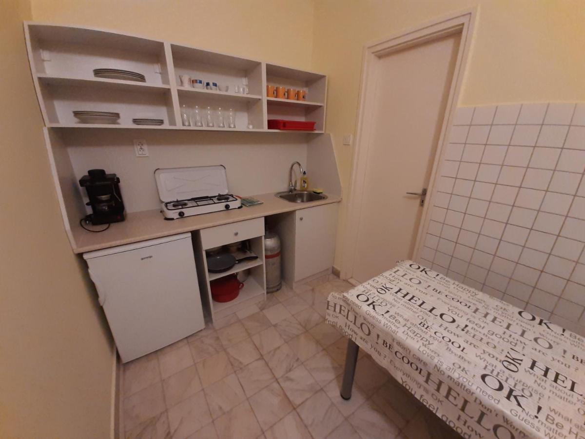 Gyopar Gyoengye Apartmanhaz Orosháza Eksteriør bilde