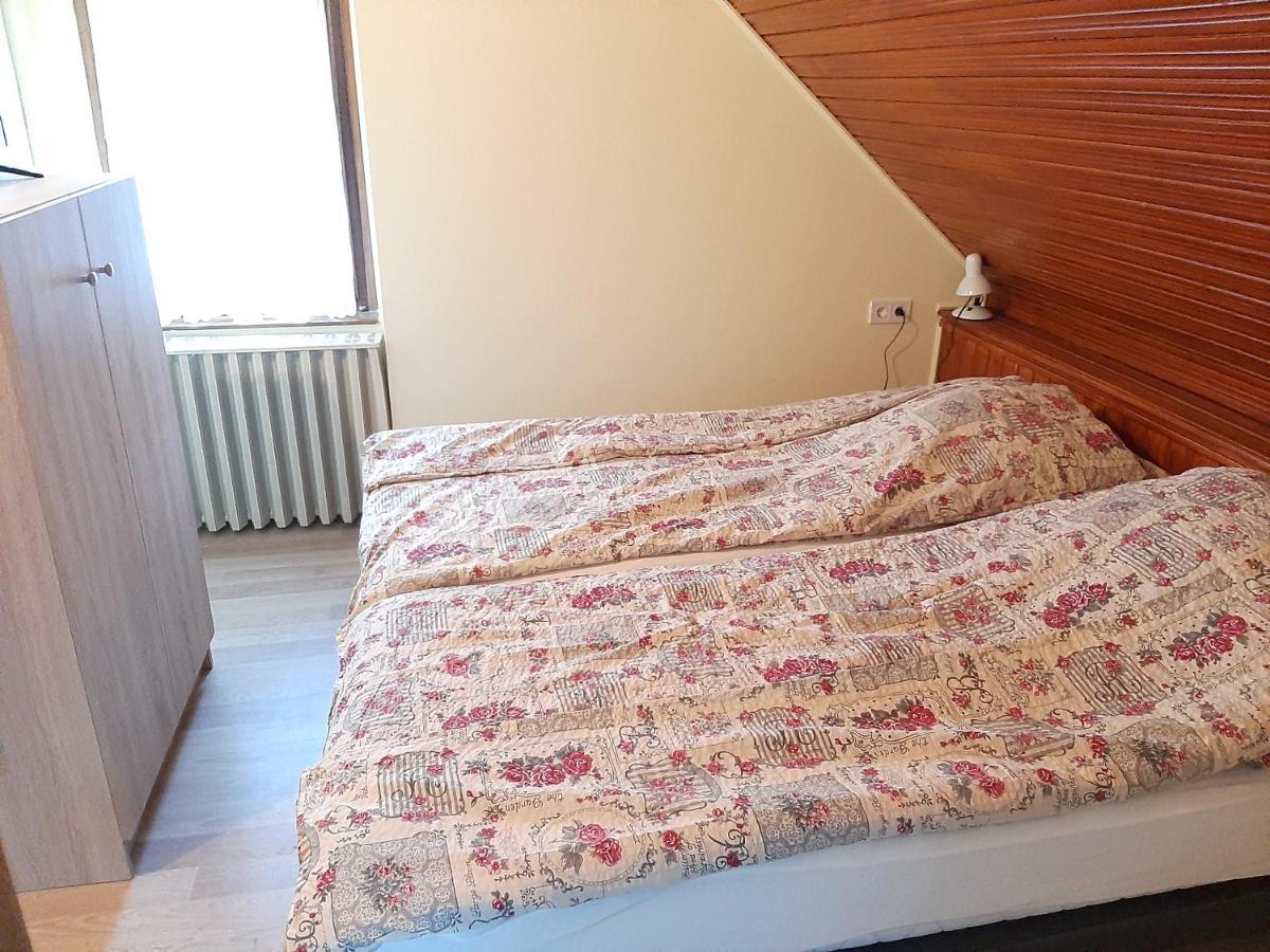 Gyopar Gyoengye Apartmanhaz Orosháza Eksteriør bilde