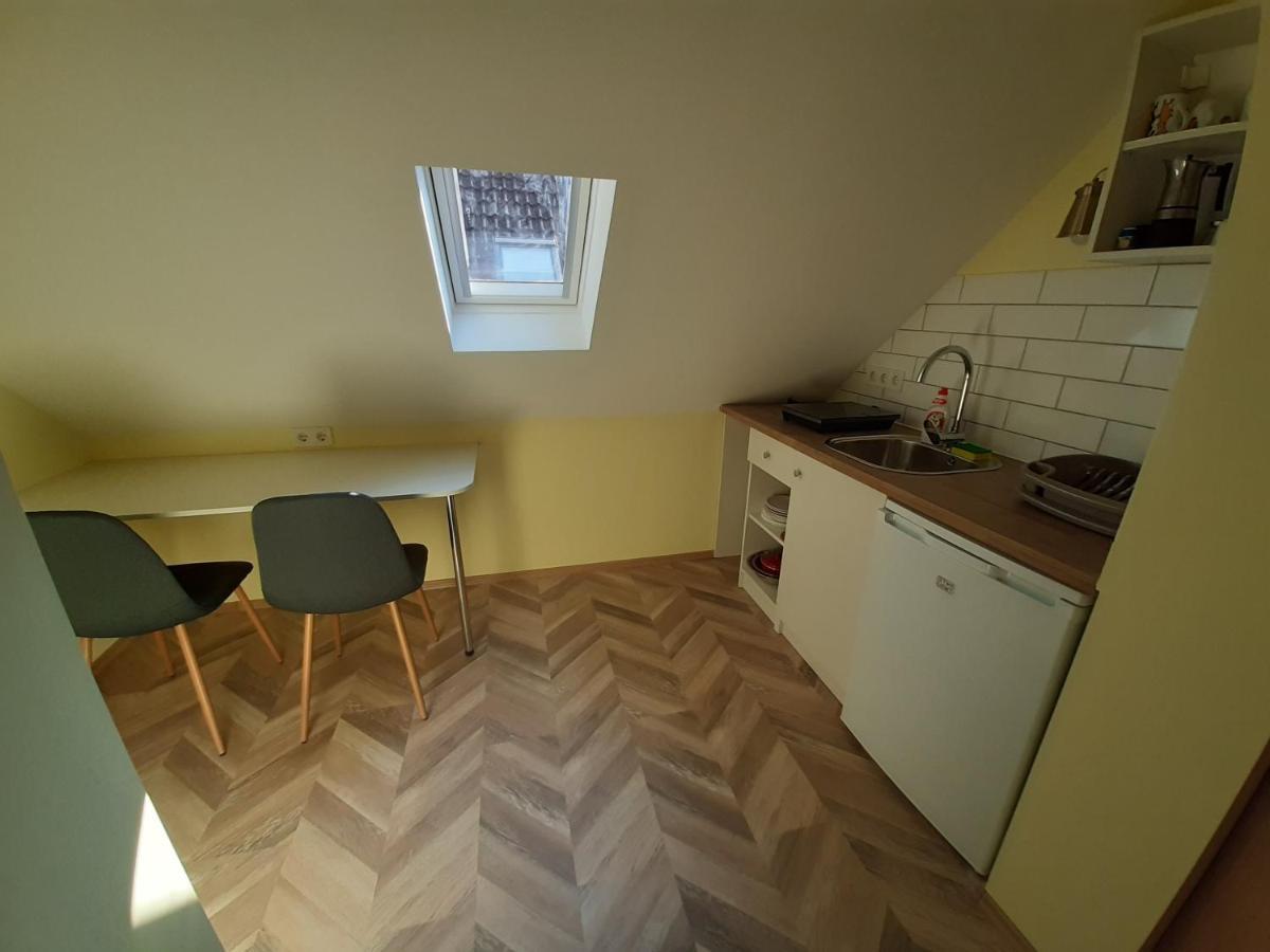Gyopar Gyoengye Apartmanhaz Orosháza Eksteriør bilde