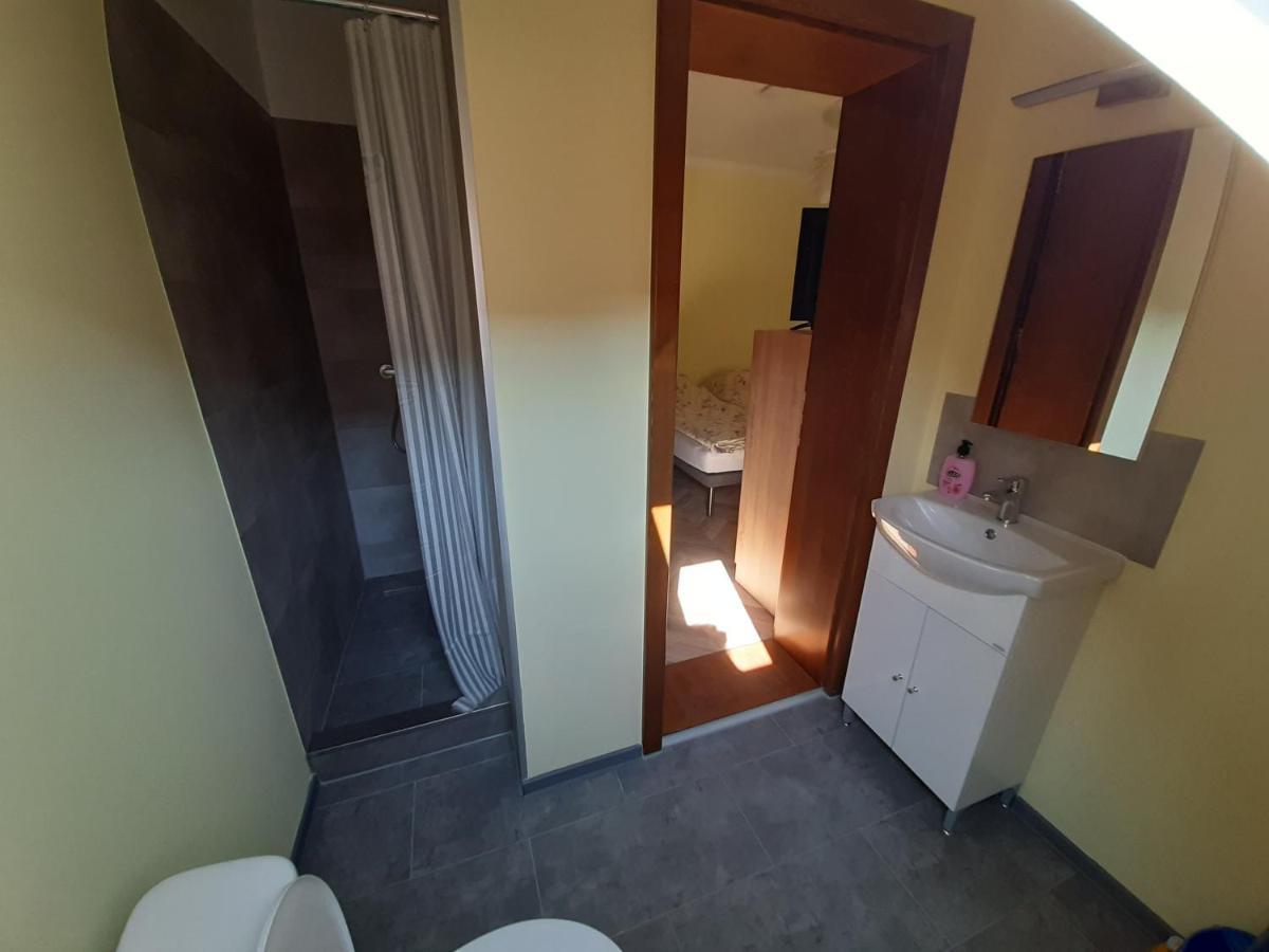 Gyopar Gyoengye Apartmanhaz Orosháza Eksteriør bilde