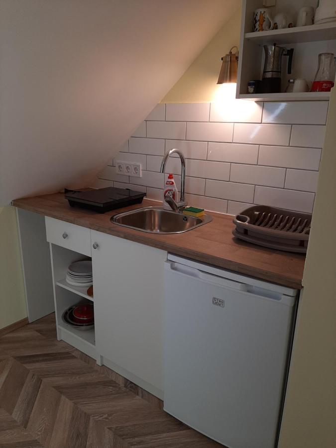 Gyopar Gyoengye Apartmanhaz Orosháza Eksteriør bilde