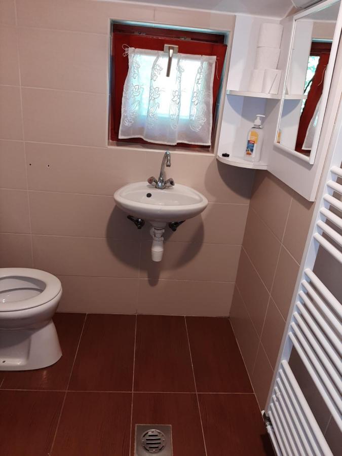 Gyopar Gyoengye Apartmanhaz Orosháza Eksteriør bilde