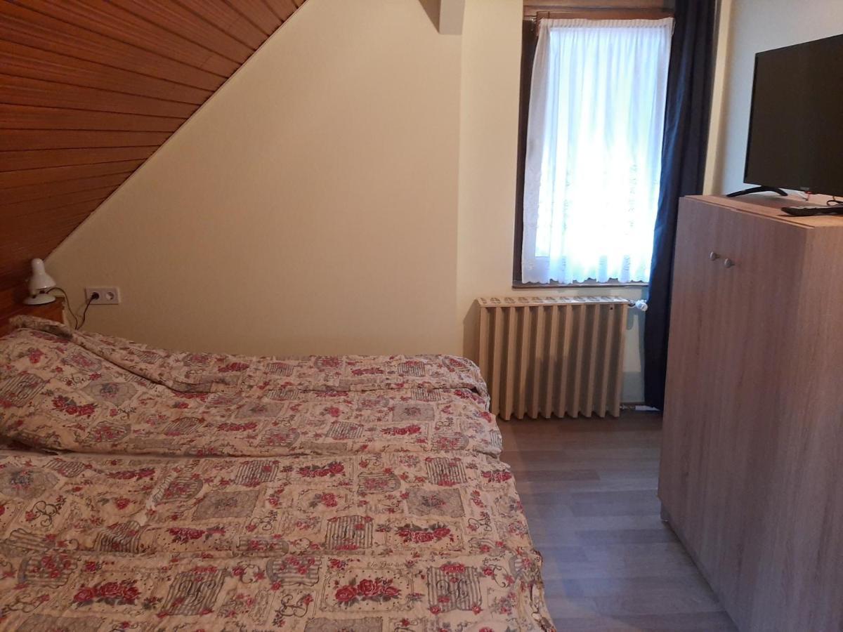 Gyopar Gyoengye Apartmanhaz Orosháza Eksteriør bilde